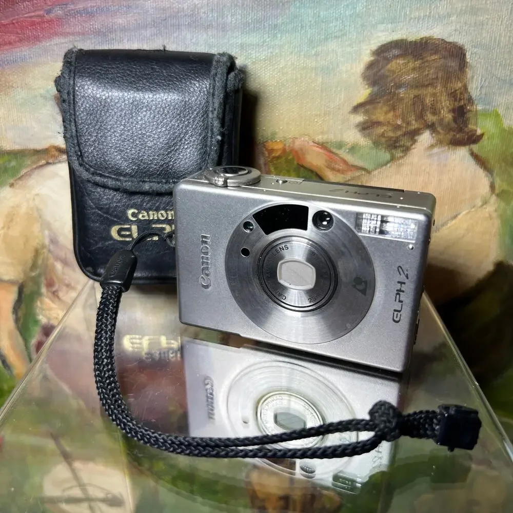 Canon ELPH 2 Digital Camera Silver with Case Untested AS IS